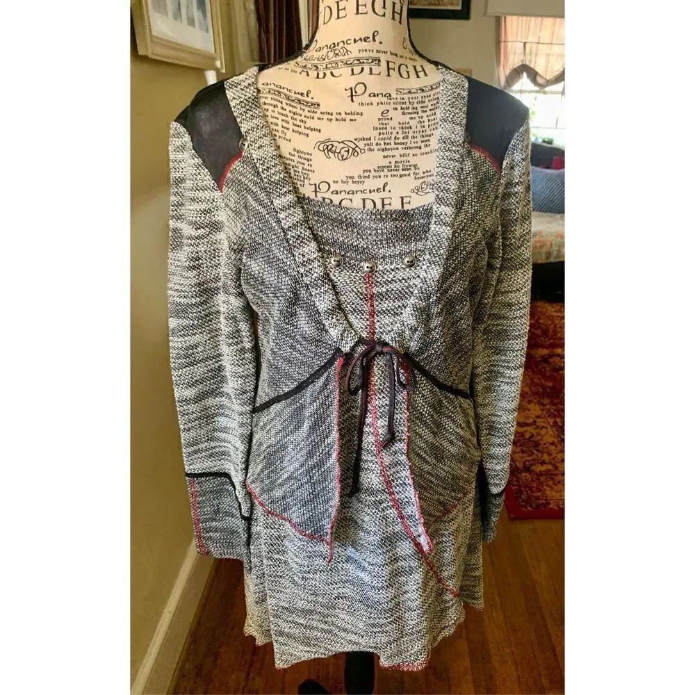 Lanalee long sweater art-to-wear label
